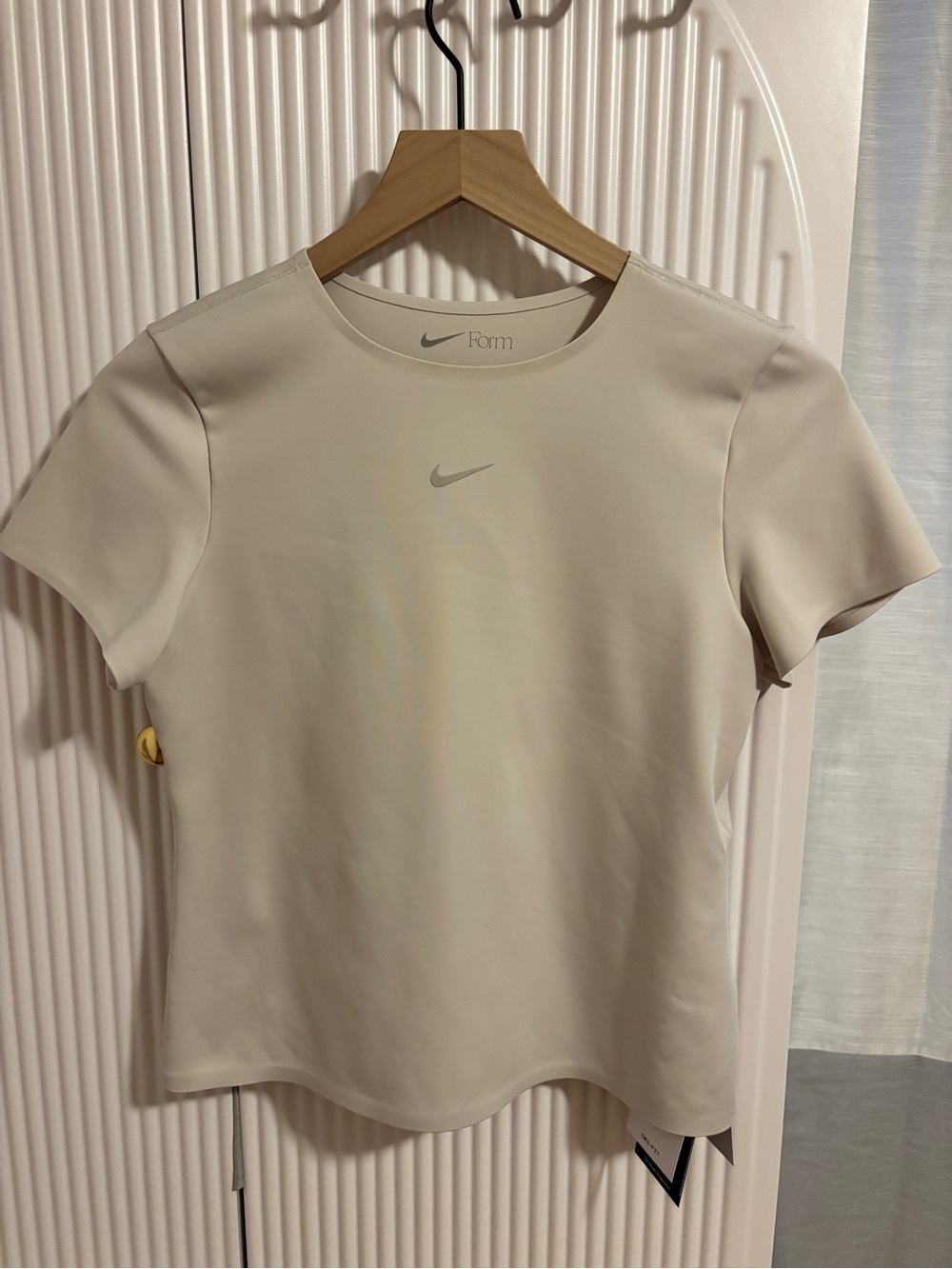 Nike Cream Short Sleeve Athletic Tee
